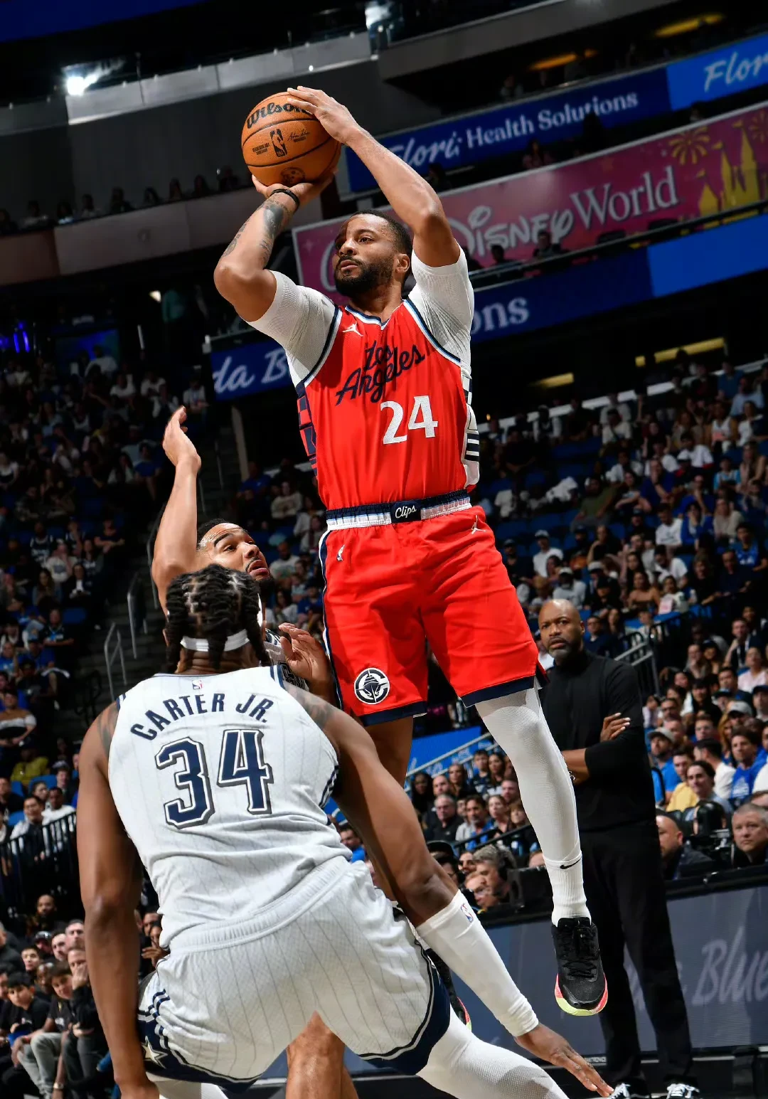 包含穆古鲁扎连续七场比赛得分超过重要助攻，快船不断突破！的词条